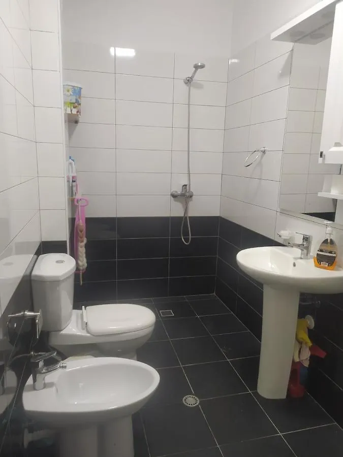 טיראנה One Apartament 0*,